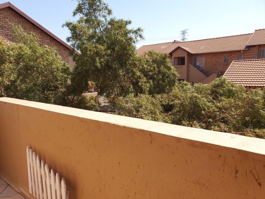 To Let 2 Bedroom Property for Rent in The Wilds Gauteng