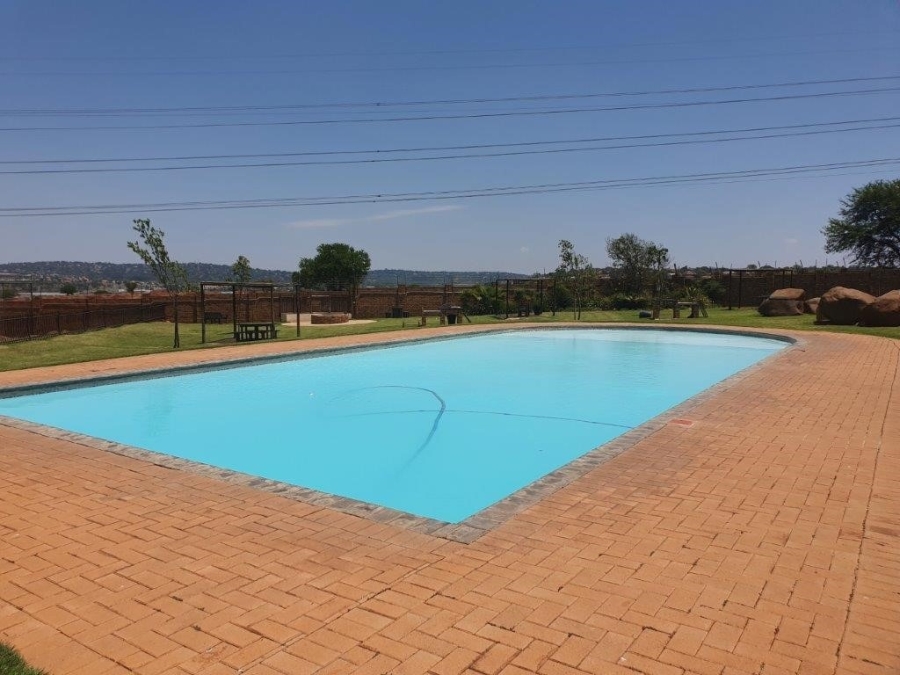 To Let 2 Bedroom Property for Rent in The Wilds Gauteng