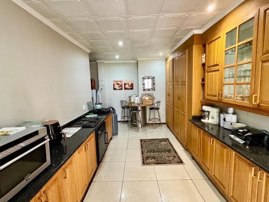 9 Bedroom Property for Sale in Lynnwood Glen Gauteng