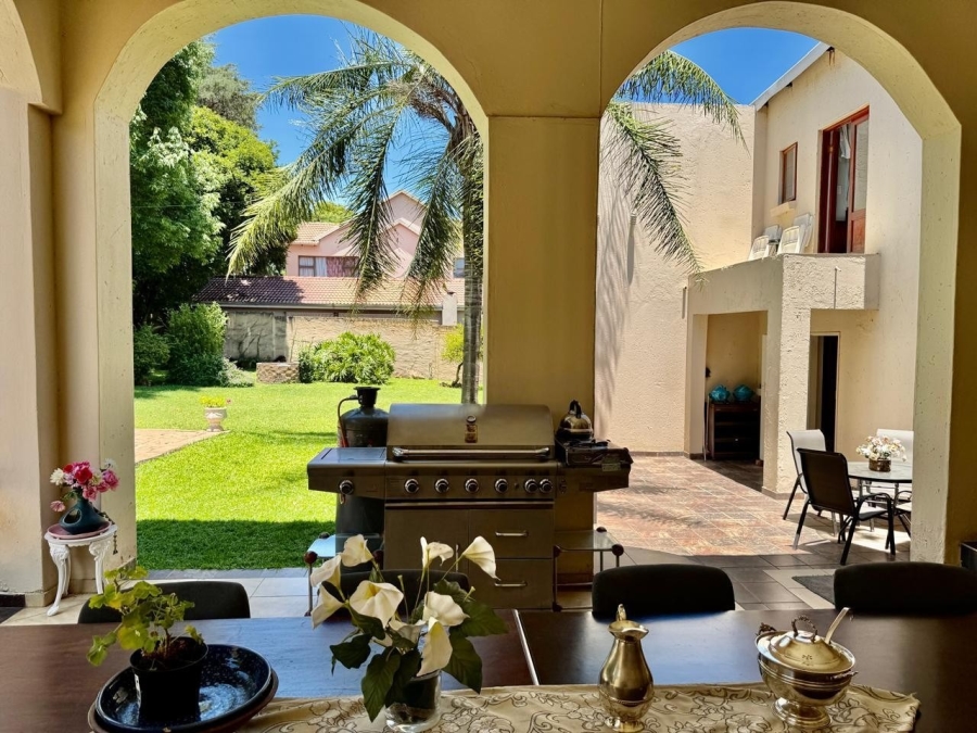 9 Bedroom Property for Sale in Lynnwood Glen Gauteng