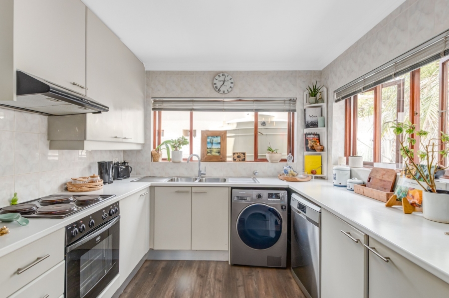 To Let 3 Bedroom Property for Rent in Cedar Lakes Gauteng