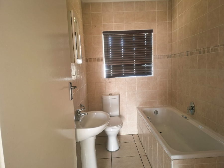 2 Bedroom Property for Sale in Rynfield Gauteng