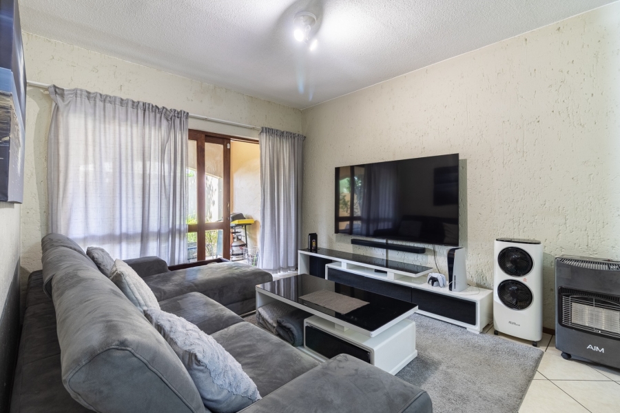 To Let 1 Bedroom Property for Rent in Lonehill Gauteng