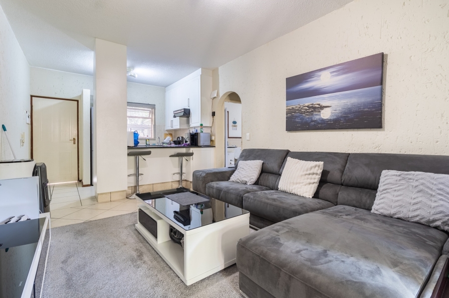 To Let 1 Bedroom Property for Rent in Lonehill Gauteng