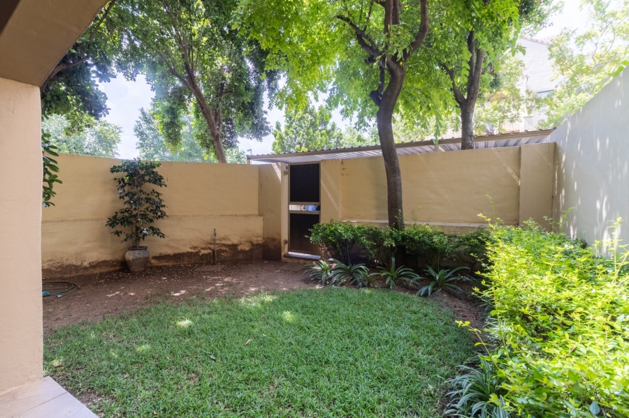 To Let 1 Bedroom Property for Rent in Lonehill Gauteng