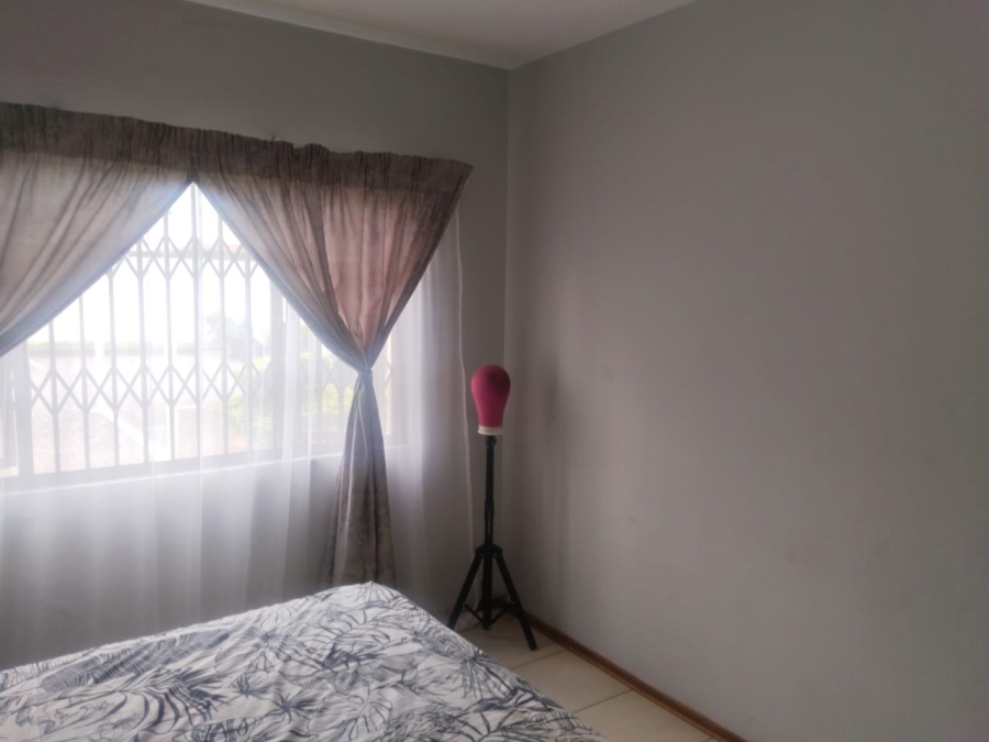 2 Bedroom Property for Sale in Hesteapark Gauteng
