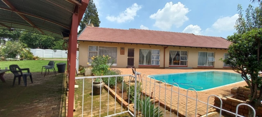 6 Bedroom Property for Sale in Dal Fouche Gauteng