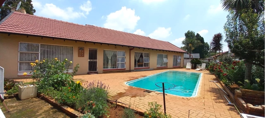 6 Bedroom Property for Sale in Dal Fouche Gauteng