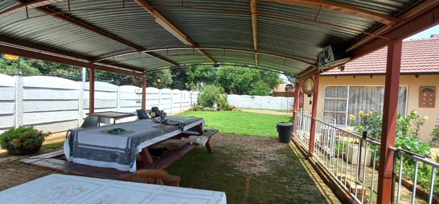 6 Bedroom Property for Sale in Dal Fouche Gauteng