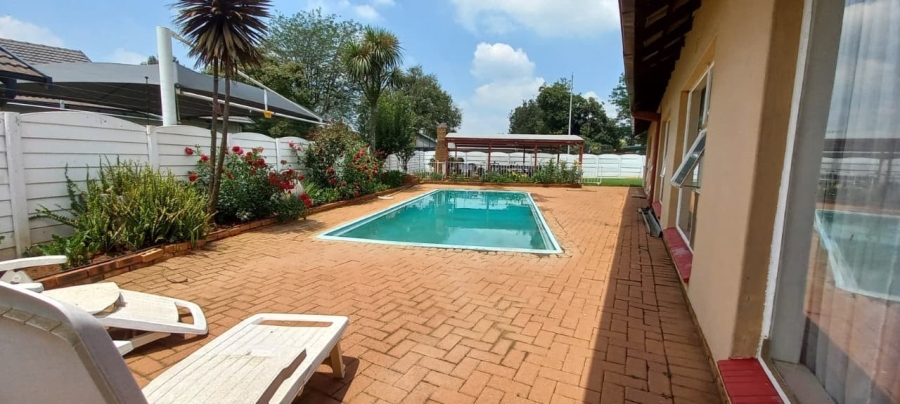 6 Bedroom Property for Sale in Dal Fouche Gauteng