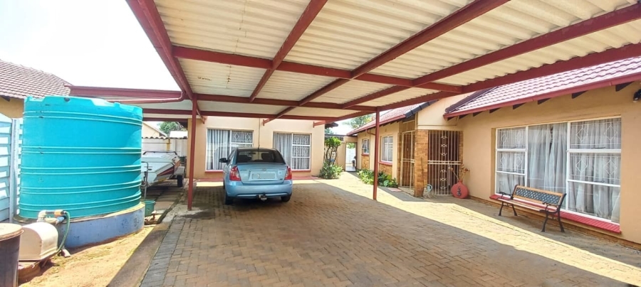 6 Bedroom Property for Sale in Dal Fouche Gauteng