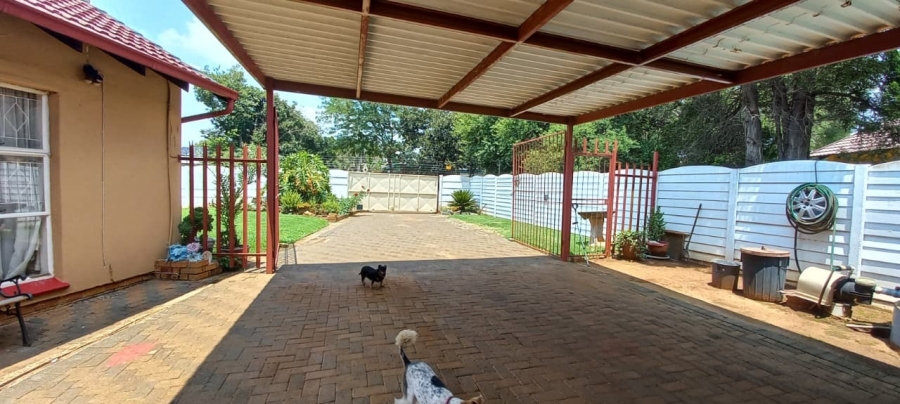 6 Bedroom Property for Sale in Dal Fouche Gauteng
