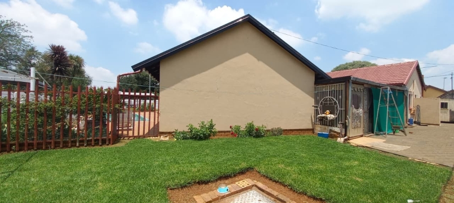 6 Bedroom Property for Sale in Dal Fouche Gauteng