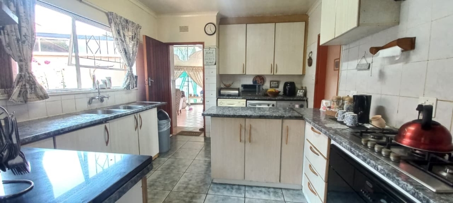 6 Bedroom Property for Sale in Dal Fouche Gauteng