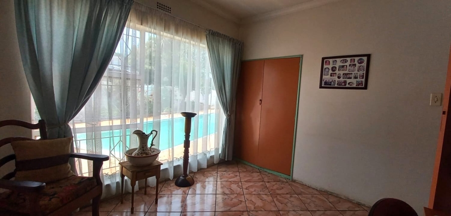 6 Bedroom Property for Sale in Dal Fouche Gauteng