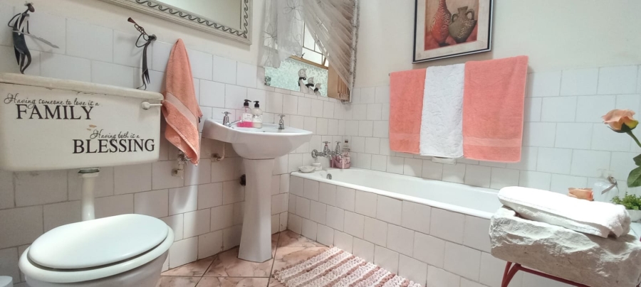 6 Bedroom Property for Sale in Dal Fouche Gauteng