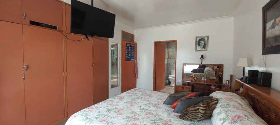 6 Bedroom Property for Sale in Dal Fouche Gauteng