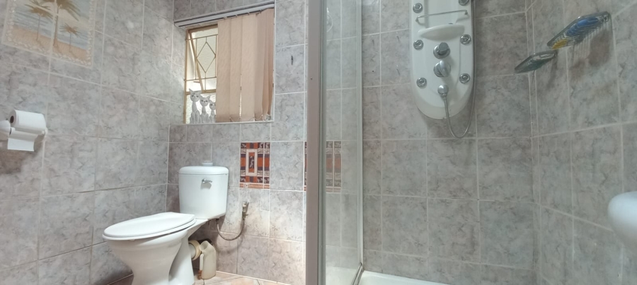 6 Bedroom Property for Sale in Dal Fouche Gauteng