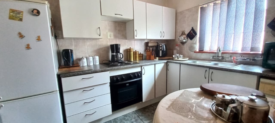 6 Bedroom Property for Sale in Dal Fouche Gauteng