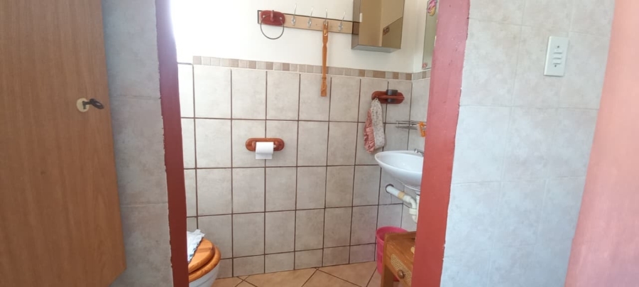 6 Bedroom Property for Sale in Dal Fouche Gauteng