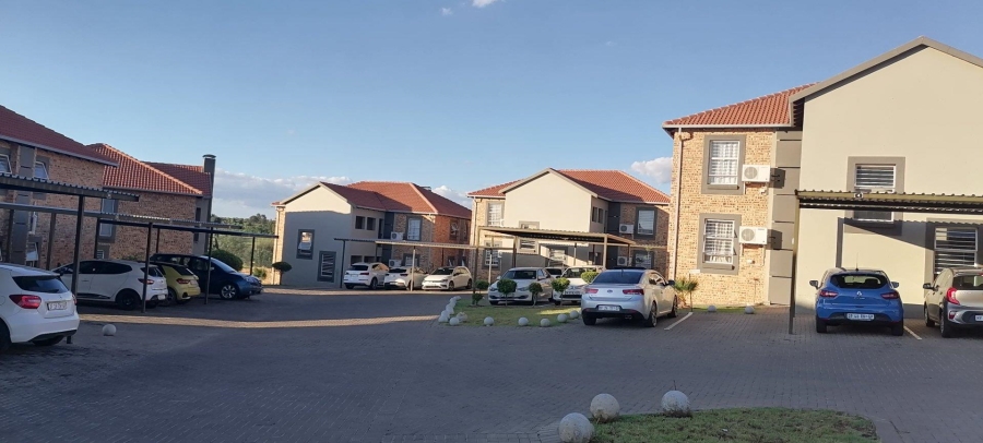 2 Bedroom Property for Sale in Wilgeheuwel Gauteng