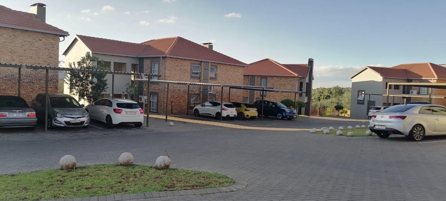 2 Bedroom Property for Sale in Wilgeheuwel Gauteng