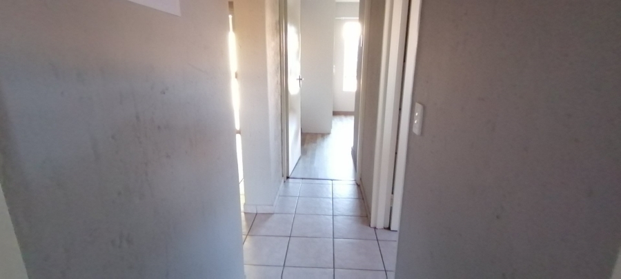 2 Bedroom Property for Sale in Wilgeheuwel Gauteng
