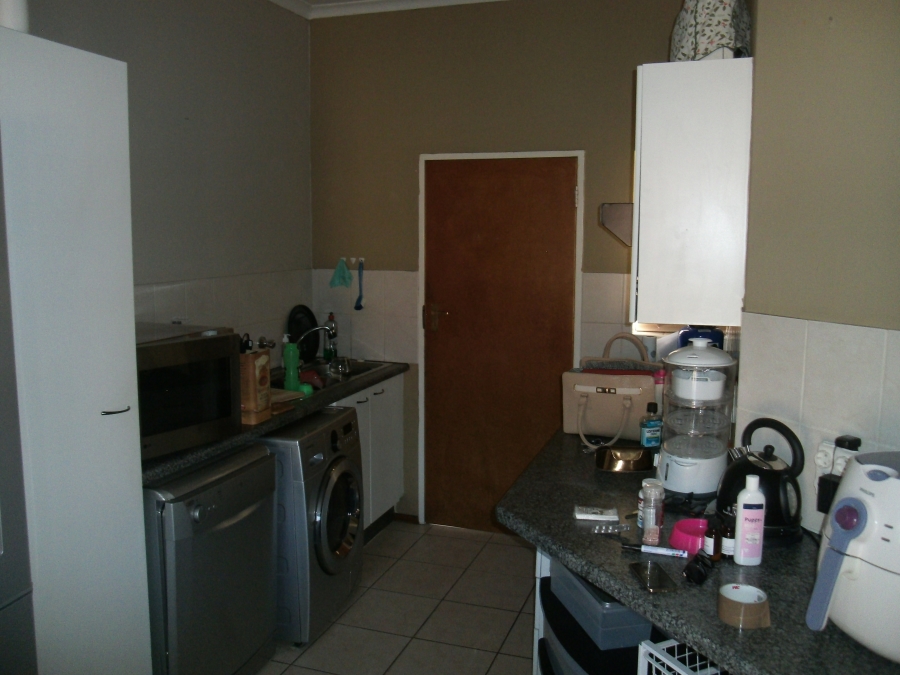2 Bedroom Property for Sale in Roodekrans Gauteng
