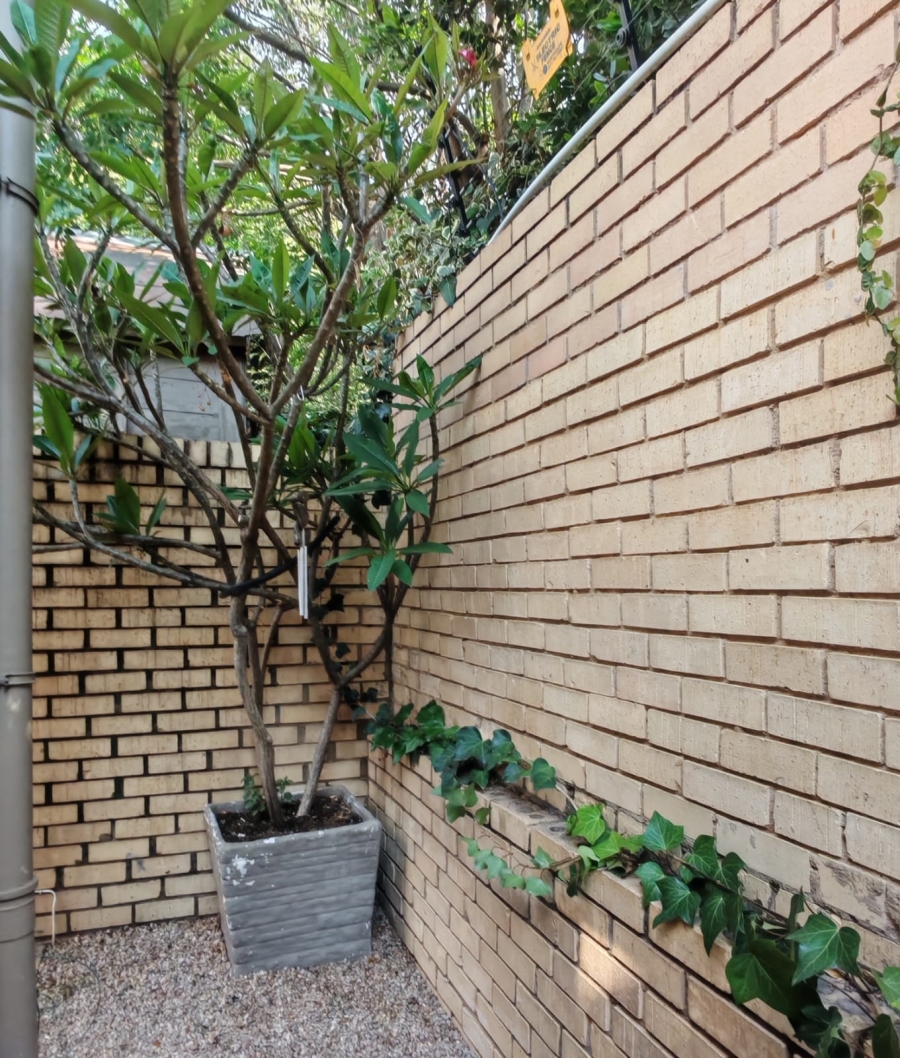 To Let 1 Bedroom Property for Rent in Morningside Manor Gauteng