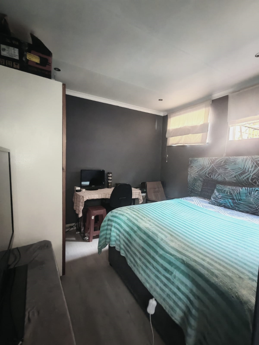 To Let 1 Bedroom Property for Rent in Morningside Manor Gauteng