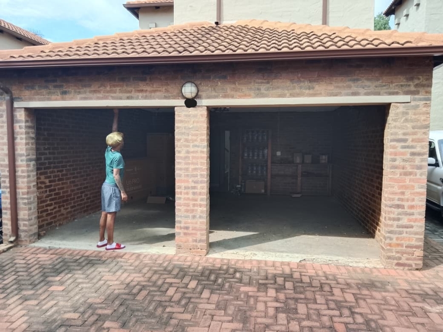 2 Bedroom Property for Sale in Willowbrook Gauteng