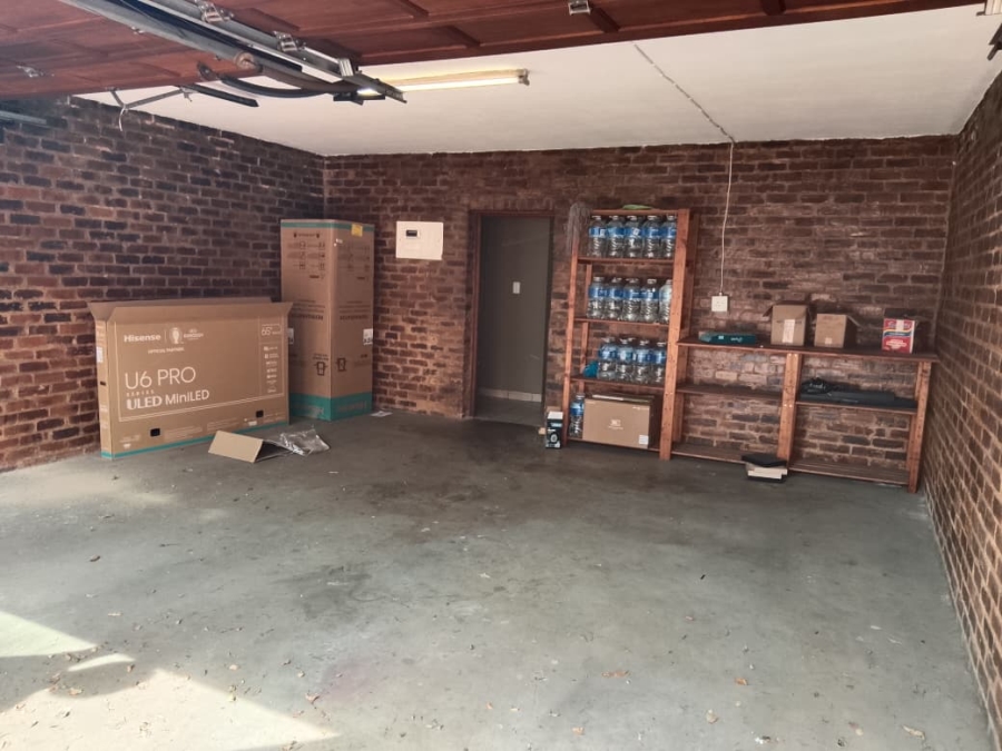 2 Bedroom Property for Sale in Willowbrook Gauteng