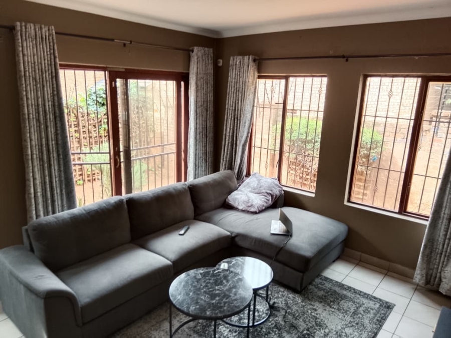2 Bedroom Property for Sale in Willowbrook Gauteng
