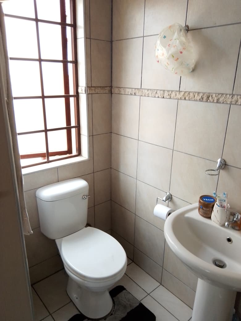 2 Bedroom Property for Sale in Willowbrook Gauteng