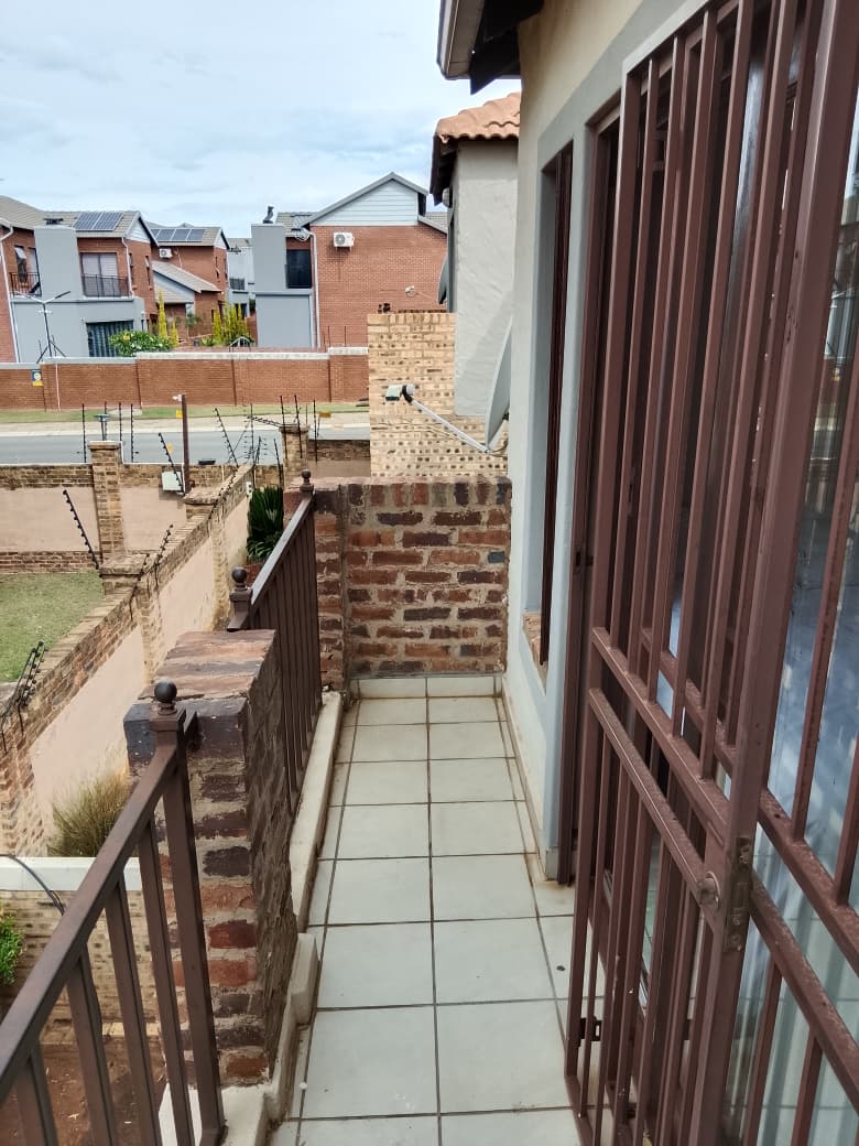 2 Bedroom Property for Sale in Willowbrook Gauteng