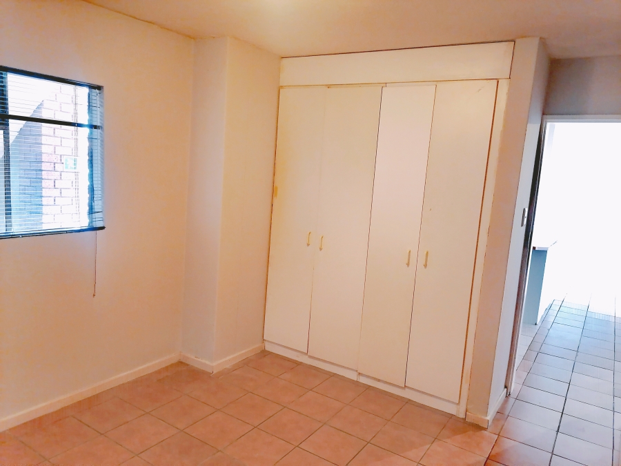 To Let 2 Bedroom Property for Rent in Erand Gardens Gauteng