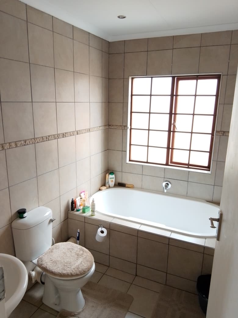 To Let 2 Bedroom Property for Rent in Willowbrook Gauteng