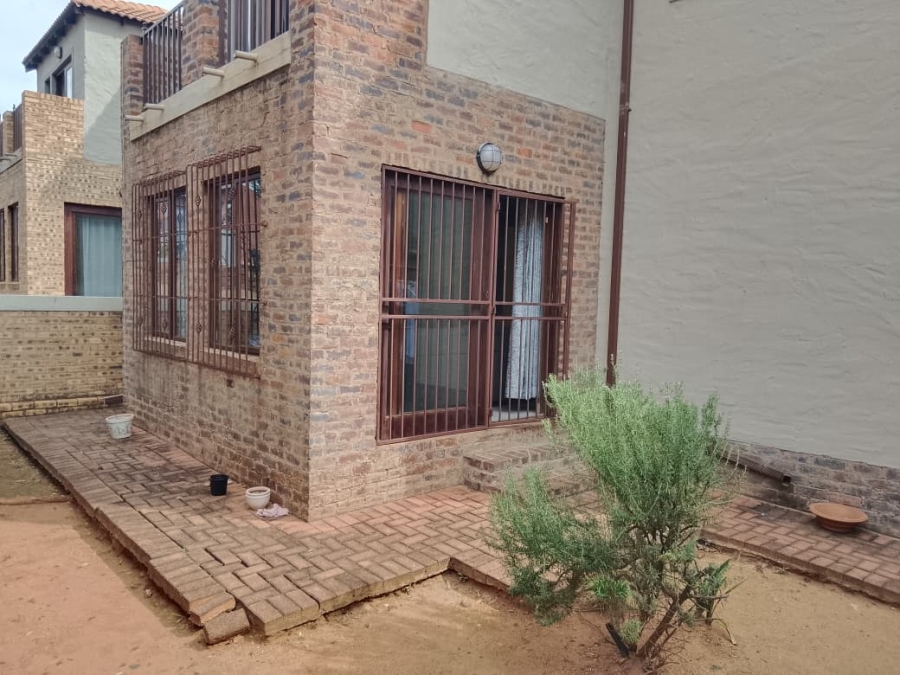 To Let 2 Bedroom Property for Rent in Willowbrook Gauteng