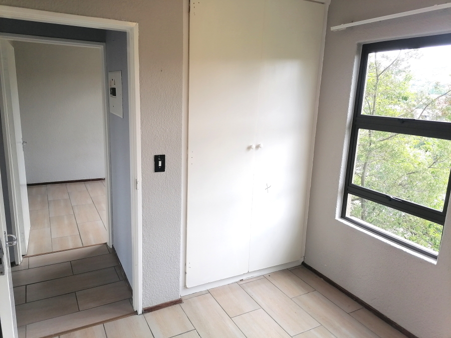 To Let 3 Bedroom Property for Rent in Wilro Park Gauteng