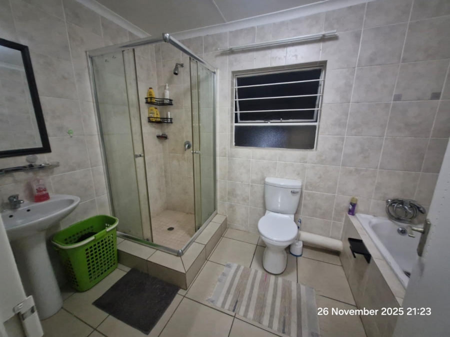 2 Bedroom Property for Sale in Honeydew Gauteng