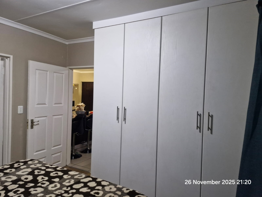 2 Bedroom Property for Sale in Honeydew Gauteng