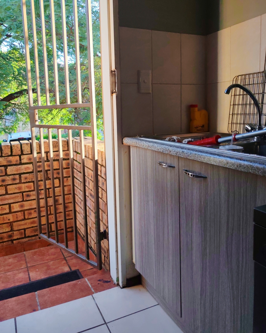 2 Bedroom Property for Sale in Amorosa Gauteng