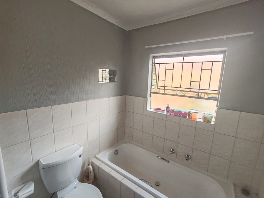 2 Bedroom Property for Sale in Amorosa Gauteng