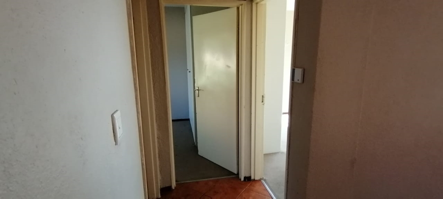 2 Bedroom Property for Sale in Willowbrook Gauteng