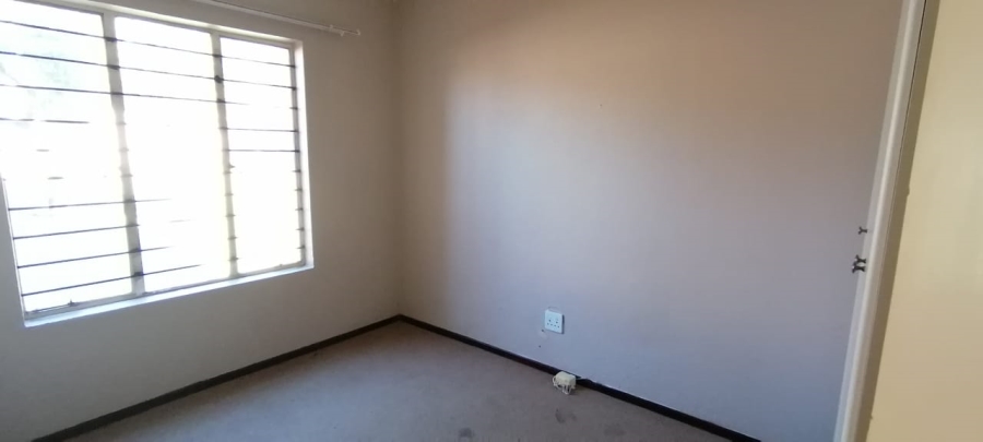 2 Bedroom Property for Sale in Willowbrook Gauteng