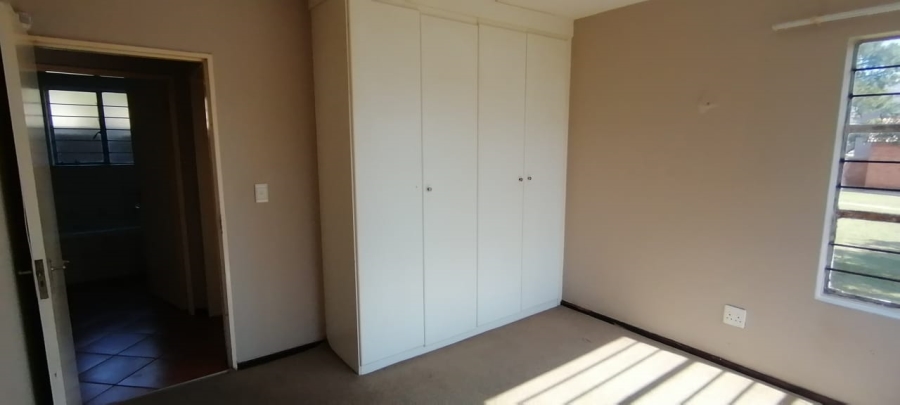 2 Bedroom Property for Sale in Willowbrook Gauteng