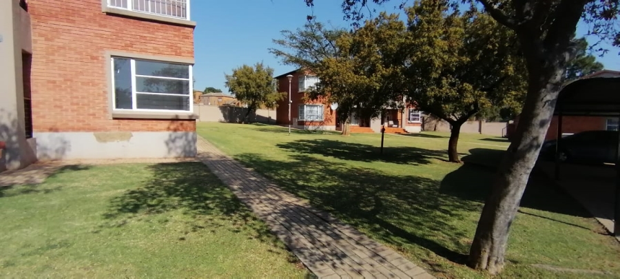 2 Bedroom Property for Sale in Willowbrook Gauteng