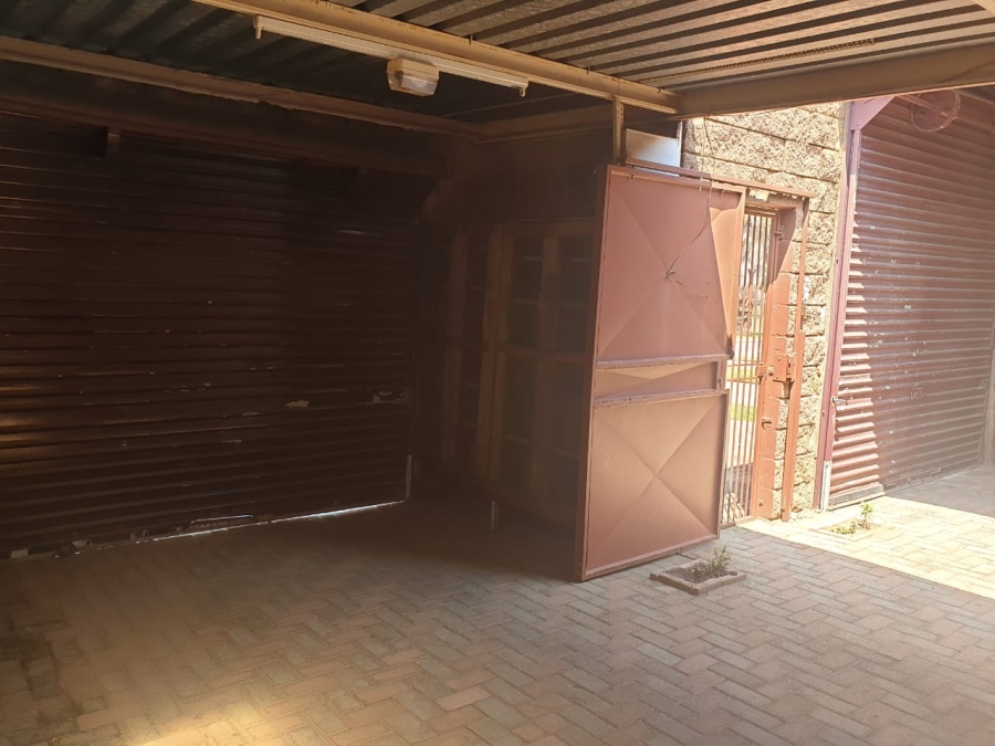 3 Bedroom Property for Sale in Wilro Park Gauteng