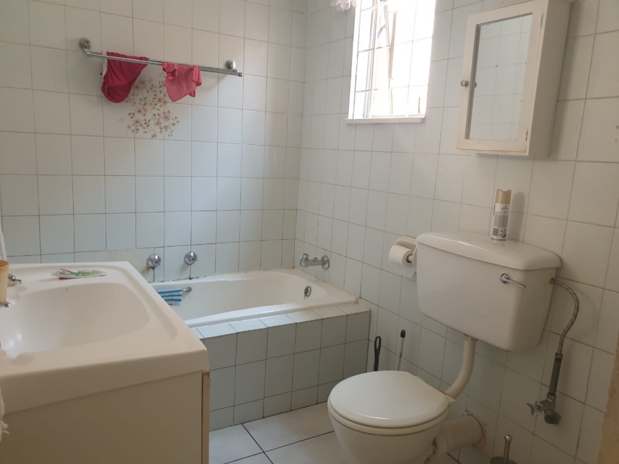 3 Bedroom Property for Sale in Wilro Park Gauteng