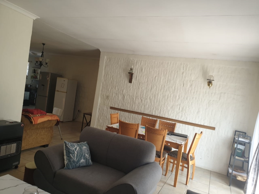 3 Bedroom Property for Sale in Wilro Park Gauteng